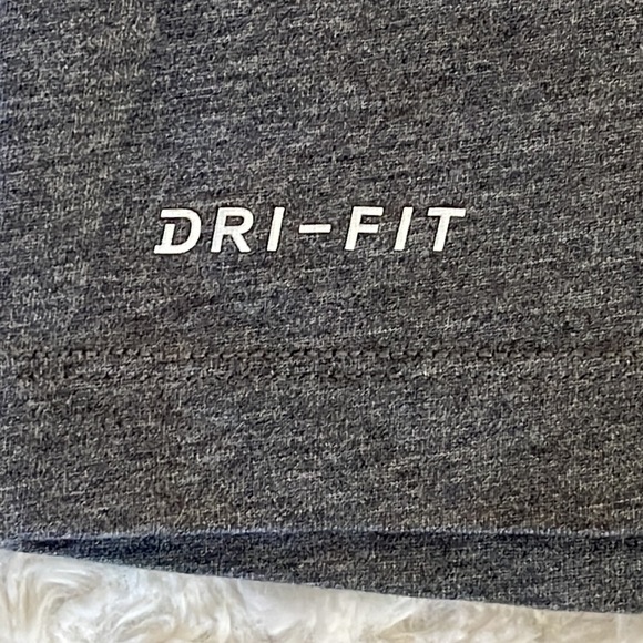 NIKE THE NIKE TEE SC FOOTBALL T-Shirt USC. Dri-fit. Size large. EUC - Picture 4 of 8